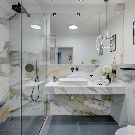 Beachfront Apartment *