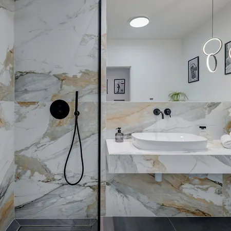 Apartment Beachfront Split