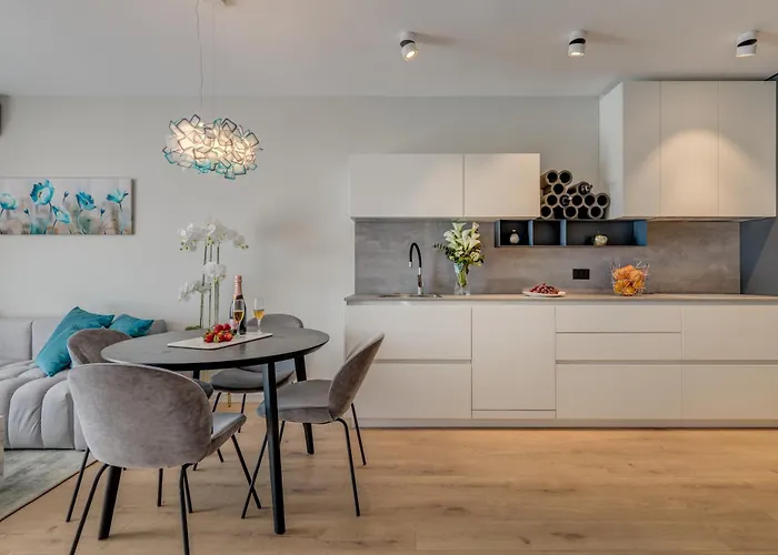 Beachfront Apartment *