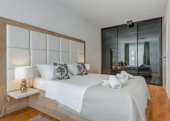 Beachfront Apartment *