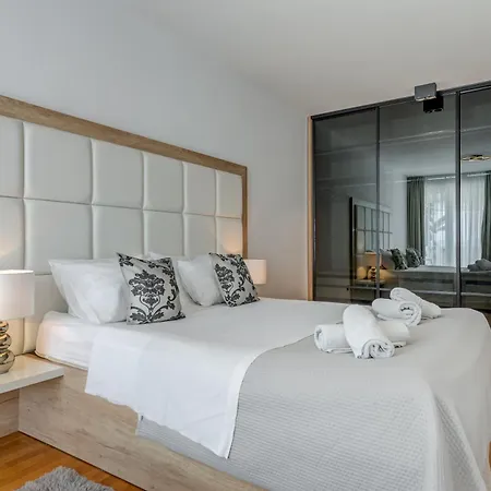 Beachfront דירה *